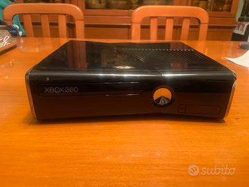 Xbox 360 Slim 250GB + FIFA 13