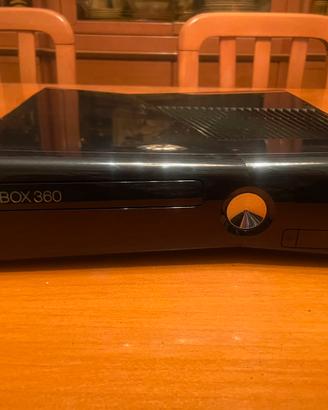 Xbox 360 Slim 250GB + FIFA 13