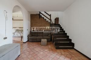 PORZIONE DI CASA A MORANO CON GIARDINO