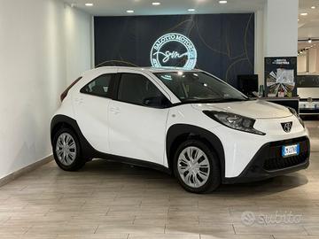 Toyota Aygo X 1.0 AUTOMATICA 5 porte Active km 570