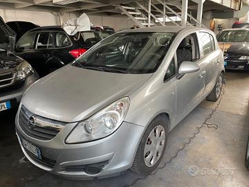 Opel Corsa 1.2 5 porte Cosmo imp.gas km 125.000