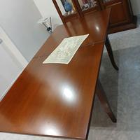 Tavolo in legno apribile con sedie