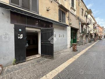 NEGOZIO A NAPOLI