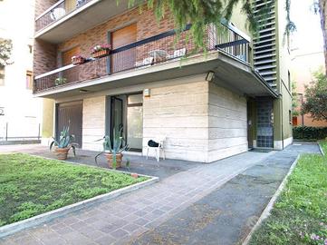 VIGNOLA CENTRO - ELEGANTE AMBULATORIO/UFFICIO RIST