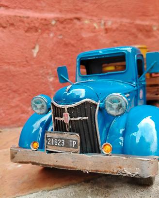 camion vintage trasporto fusti olio