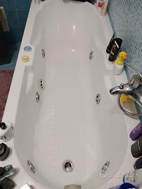 VASCA IDROMASSAGGIO OXIGEN USATA 2 VOLTE