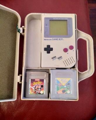 Nintendo game boy con custodia e giochi