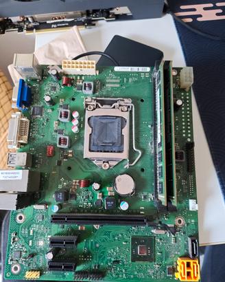 scheda madre Fujitsu lga 1150+ 8gb RAM ddr3
