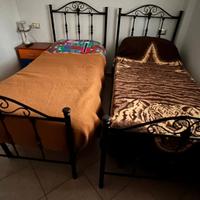 Due spalliere letti singoli in ferro battuto 