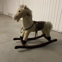 Cavallo a dondolo