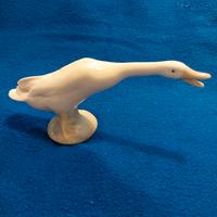 Anatra protesa porcellana Lladro