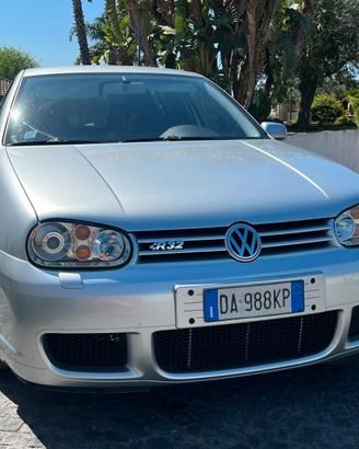 Volkswagen Golf R32
