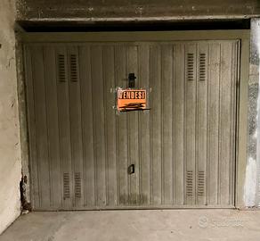 Garage pieno centro attias