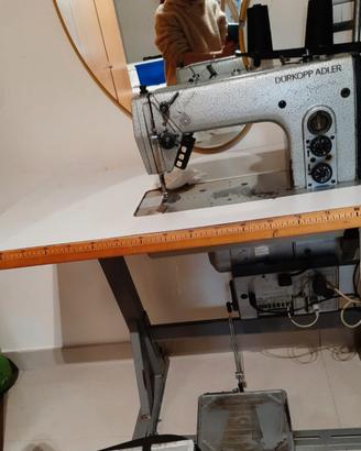 macchina per cucire industriale