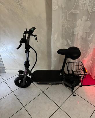 Monopattino elettrico Iscooter nuovo