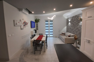 Elegantissimo appartamento sul mare spiaggia le gh