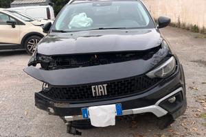 Fiat Tipo 1.6 Mjt Cross sinistrato - 2022