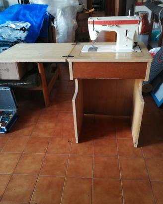 Macchina da cucire elettrica Singer
