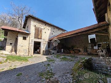 CASA SEMINDIPENDENTE A ROANA