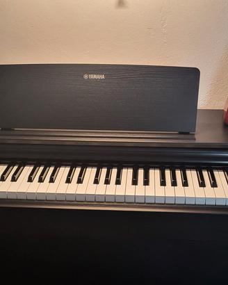 piano digitale Yamaha Arius ydp 143