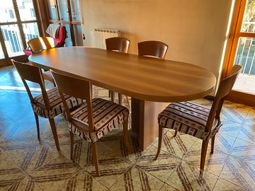 Tavolo in noce da 6 posti