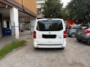 Peugeot traveller