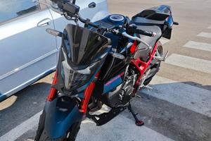 Honda hornet 750