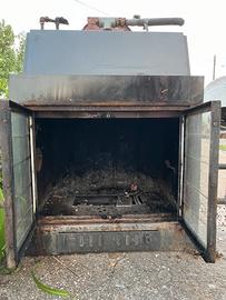 Termocamino a legna usato