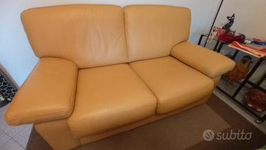 divano in vera pelle due posti