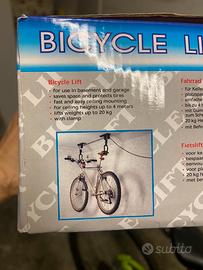 Staffa per sollevamento biciclette da soffitto