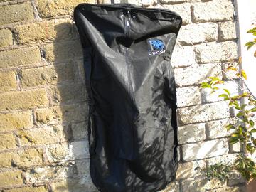 Porta abiti Gucci da collezione in tessuto nero