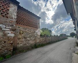 CASA DI CORTE A CAPANNORI