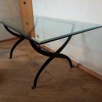 Tavolo di cristallo con base ferro battuto 