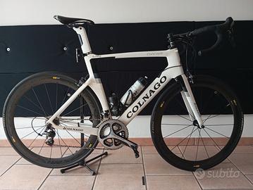 Bici da Corsa Colnago Consept da strada