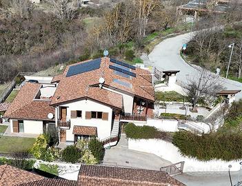 VILLA A SCHIERA D'ANGOLO A L'AQUILA