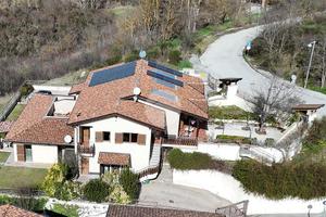 VILLA A SCHIERA D'ANGOLO A L'AQUILA