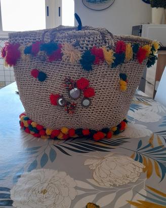 Borsa tipica siciliana chiamata coffa,