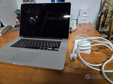 Macbook Pro 15 mid 2015, 16 GB ram, 512 GB SSD