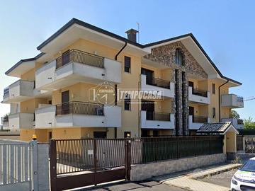 RIF. 523 - AMPIO TRILOCALE SIGNORILE CON GIARDINO