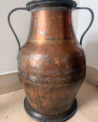 coppia di anfore in rame antico