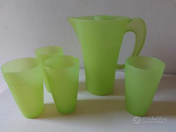 CARAFFA E BICCHIERI IN PLASTICA