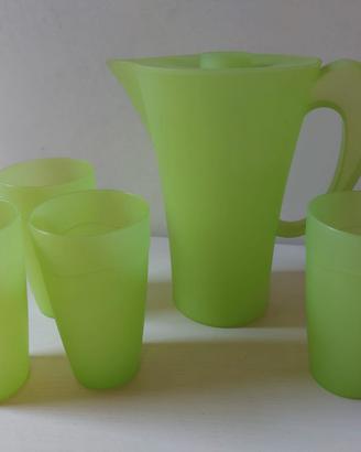 CARAFFA E BICCHIERI IN PLASTICA