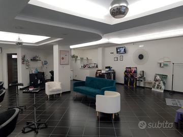 Locale Commerciale Buono Stato Interno