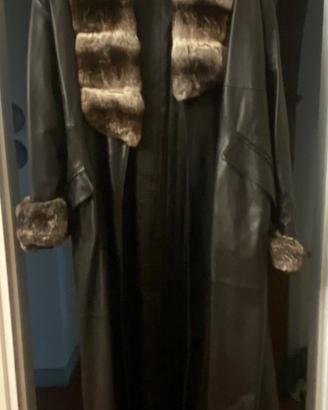 Cappotto in pelle rifinito in vera pelliccia