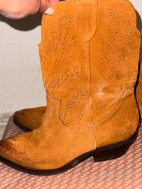 Stivali texani color cuoio con ricami western