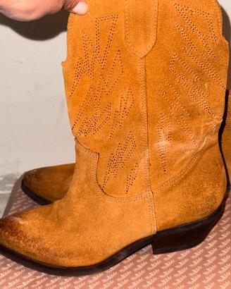 Stivali texani color cuoio con ricami western