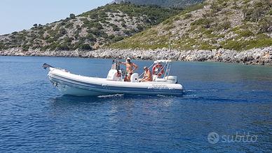 Gommone CON CHIGLIA RIGIDA ASSO 62