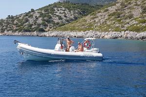 Gommone CON CHIGLIA RIGIDA ASSO 62