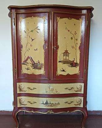 Credenza giapponese decorata in rilievo XX secolo