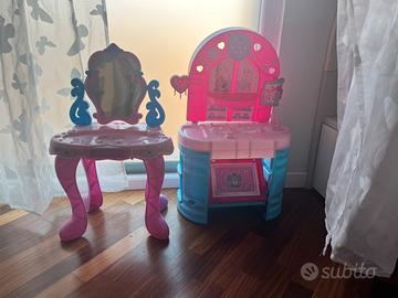 Cucina e specchiera giocattolo